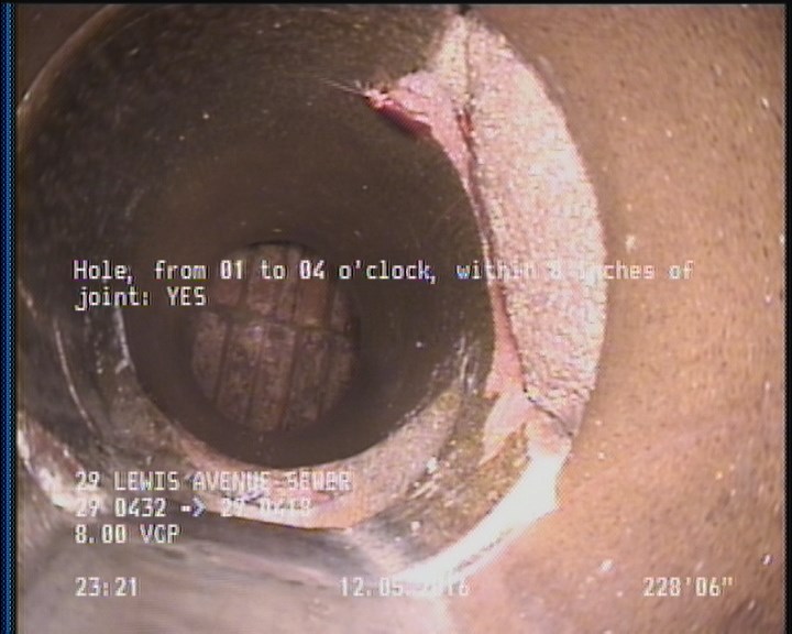 Hole, from 01 to 04 o'clock, within 8 inches of joint: YES - W/ POSSIBLE REPAIR