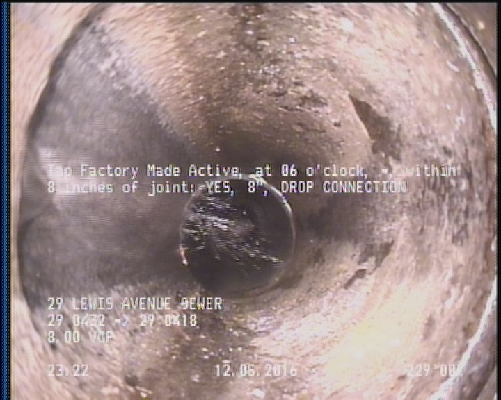 Tap Factory Made Active, at 06 o'clock, -, within 8 inches of joint: YES, 8" - DROP CONNECTION