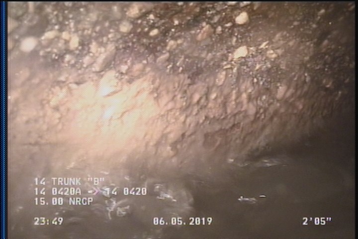 Deposits Attached Grease, 5 %of cross sectional area, from 02 to 10 o'clock, , within 8 inches of joint: YES, Start