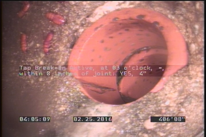 Tap Break-In Active, at 03 o'clock, -, within 8 inches of joint: YES, 4"