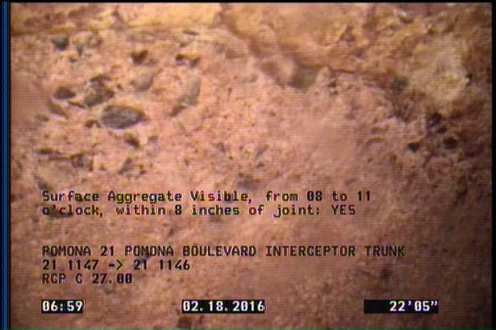 Surface Aggregate Visible, from 08 to 11 o'clock, within 8 inches of joint: YES