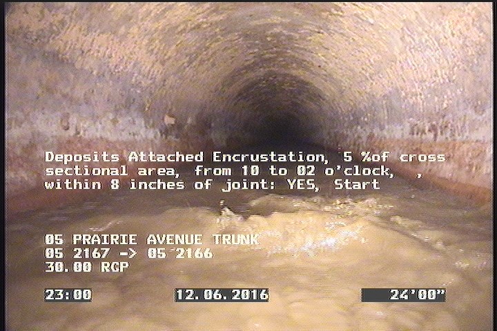 Deposits Attached Encrustation, 5 %of cross sectional area, from 10 to 02 o'clock, , within 8 inches of joint: YES, Start