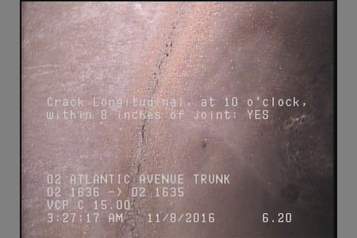 Crack Longitudinal, at 10 o'clock, within 8 inches of joint: YES