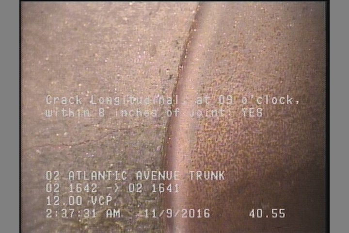 Crack Longitudinal, at 09 o'clock, within 8 inches of joint: YES