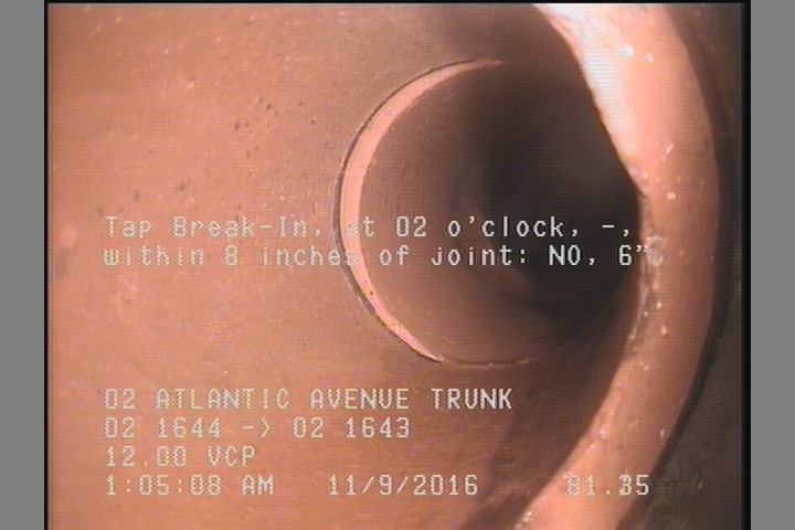 Tap Break-In, at 02 o'clock, -, within 8 inches of joint: NO, 6"