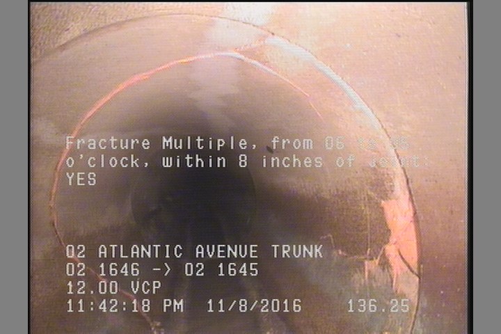 Fracture Multiple, from 06 to 05 o'clock, within 8 inches of joint: YES
