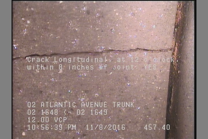 Crack Longitudinal, at 12 o'clock, within 8 inches of joint: YES