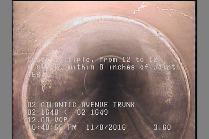Crack Multiple, from 12 to 12 o'clock, within 8 inches of joint: YES
