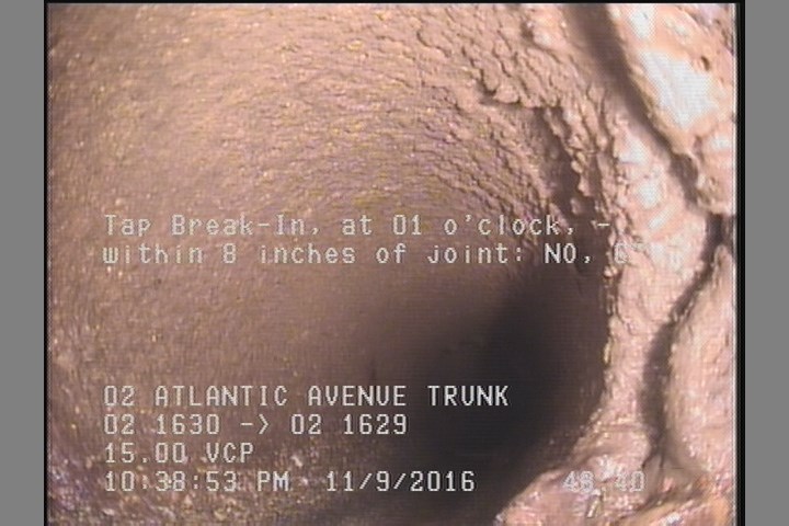 Tap Break-In, at 01 o'clock, -, within 8 inches of joint: NO, 6"