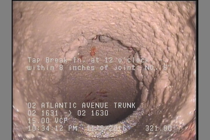 Tap Break-In, at 12 o'clock, -, within 8 inches of joint: NO, 6"
