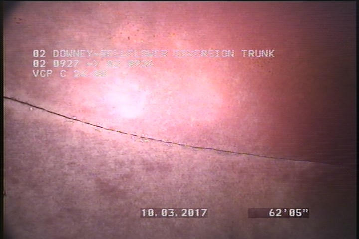 Fracture Longitudinal, at 12 o'clock, within 8 inches of joint: YES, Start - SLIGHT