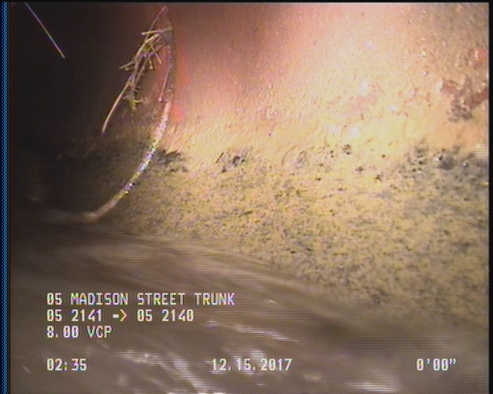 Deposits Attached Grease, 5 %of cross sectional area, from 04 to 08 o'clock, , within 8 inches of joint: YES, Start