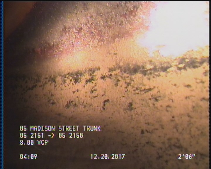 Deposits Attached Grease, 5 %of cross sectional area, from 04 to 08 o'clock, , within 8 inches of joint: YES, Start
