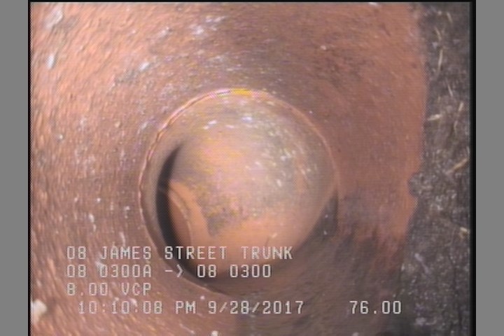 Tap Break-In, at 02 o'clock, -, within 8 inches of joint: NO, 6"
