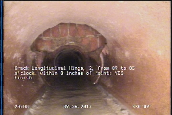 Crack Longitudinal Hinge, 2, from 09 to 03 o'clock, within 8 inches of joint: YES, Finish