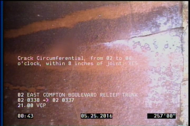 Crack Circumferential, from 02 to 04 o'clock, within 8 inches of joint: YES