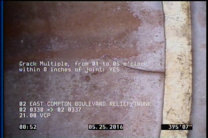 Crack Multiple, from 01 to 05 o'clock, within 8 inches of joint: YES