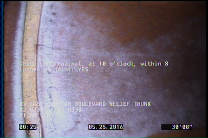 Crack Longitudinal, at 10 o'clock, within 8 inches of joint: YES