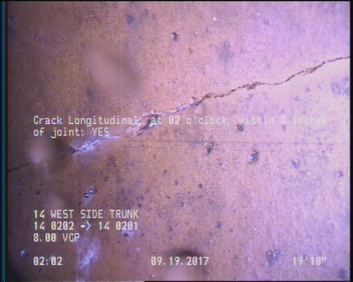 Crack Longitudinal, at 02 o'clock, within 8 inches of joint: YES