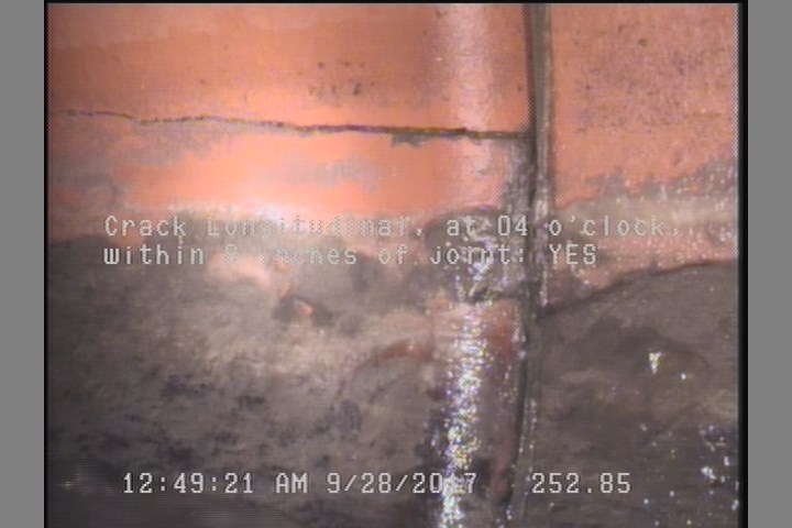 Crack Longitudinal, at 04 o'clock, within 8 inches of joint: YES