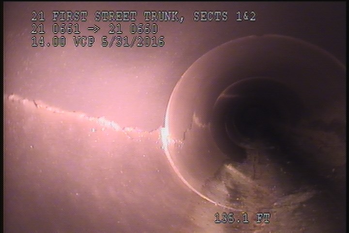Fracture Spiral, from 10 to 01 o'clock, within 8 inches of joint: YES, Start - MODERATE