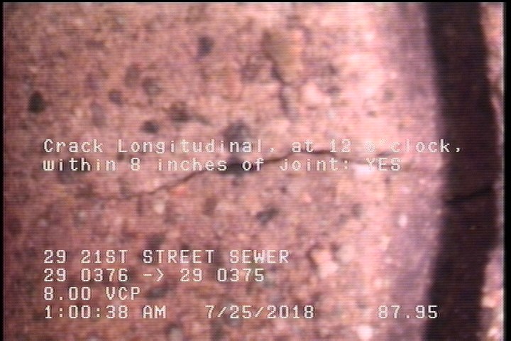 Crack Longitudinal, at 12 o'clock, within 8 inches of joint: YES