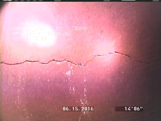 Fracture Spiral, from 11 to 01 o'clock, within 8 inches of joint: YES, Start - SLIGHT