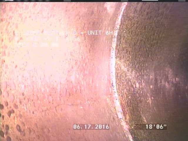 Fracture Longitudinal, at 12 o'clock, within 8 inches of joint: YES, Start - HAIRLINE