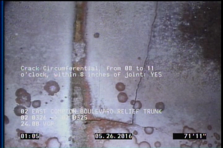 Crack Circumferential, from 08 to 11 o'clock, within 8 inches of joint: YES