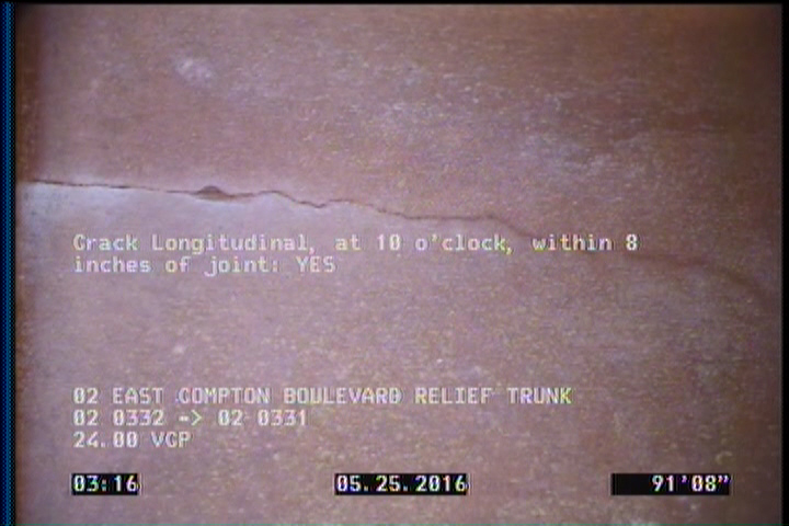Crack Longitudinal, at 10 o'clock, within 8 inches of joint: YES