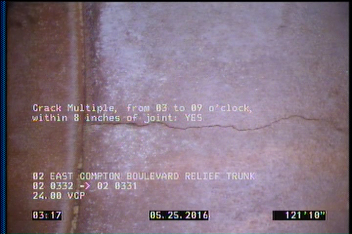 Crack Multiple, from 03 to 09 o'clock, within 8 inches of joint: YES