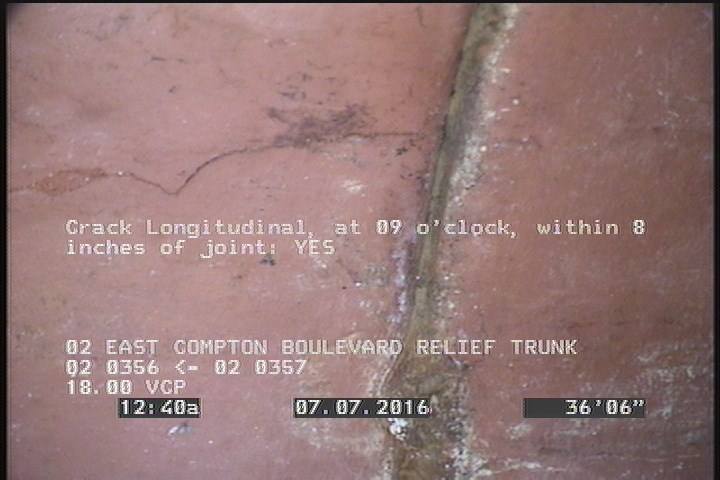 Crack Longitudinal, at 09 o'clock, within 8 inches of joint: YES