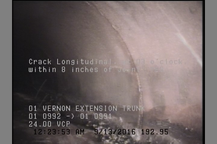 Crack Longitudinal, at 03 o'clock, within 8 inches of joint: YES