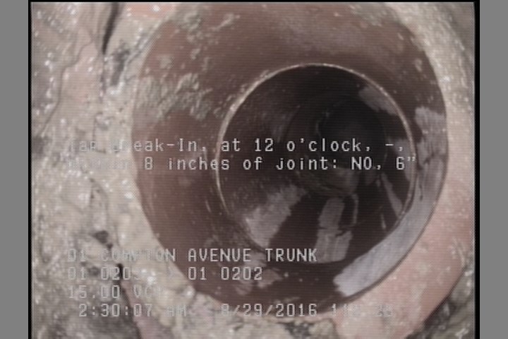 Tap Break-In, at 12 o'clock, -, within 8 inches of joint: NO, 6"