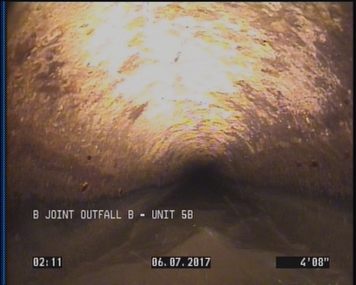 Deposits Attached Grease, 5 %of cross sectional area, from 04 to 08 o'clock, , within 8 inches of joint: YES, Start