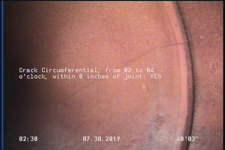 Crack Circumferential, from 02 to 04 o'clock, within 8 inches of joint: YES