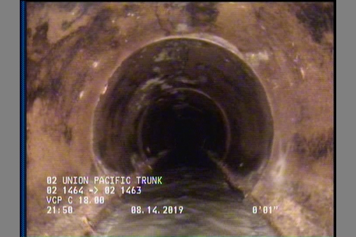 Deposits Attached Grease, 5 %of cross sectional area, from 05 to 07 o'clock, , within 8 inches of joint: YES, Start
