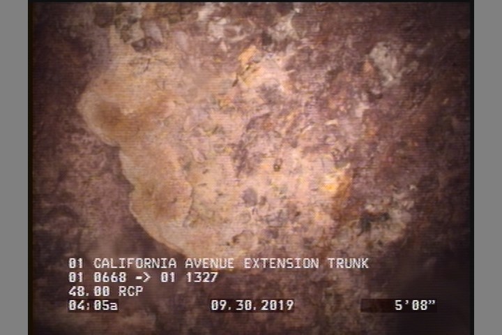 Surface Spalling, from 09 to 03 o'clock, within 8 inches of joint: YES