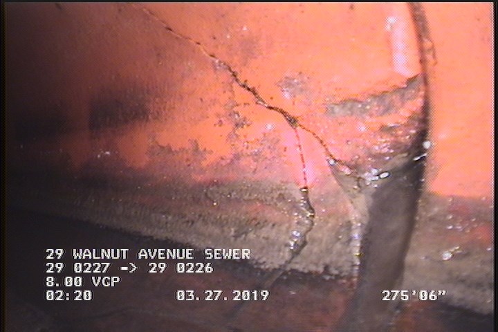 Broken, from 12 to 12 o'clock, within 8 inches of joint: YES