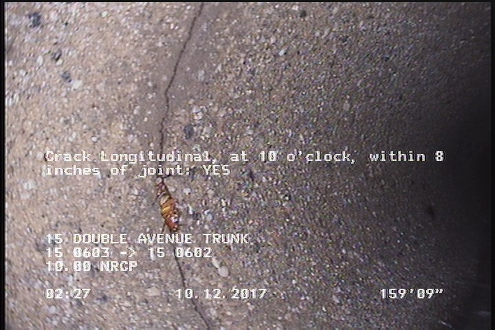Crack Longitudinal, at 10 o'clock, within 8 inches of joint: YES