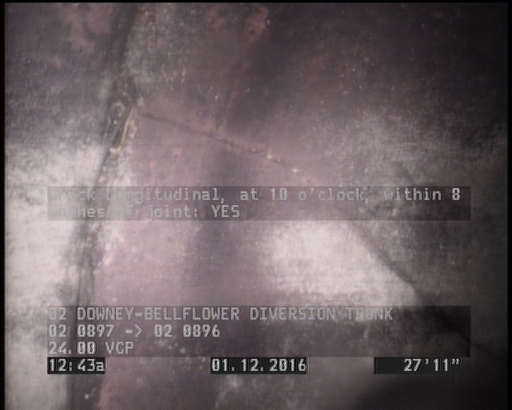 Crack Longitudinal, at 10 o'clock, within 8 inches of joint: YES