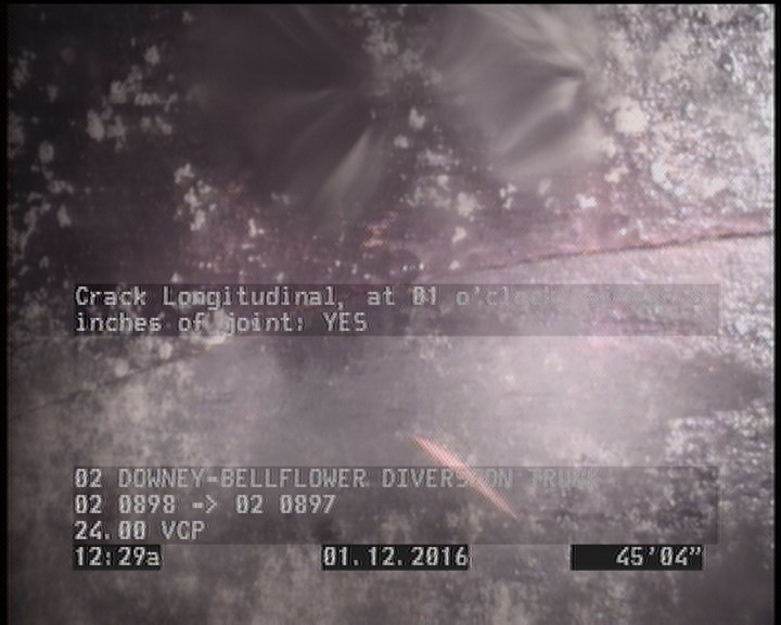 Crack Longitudinal, at 01 o'clock, within 8 inches of joint: YES