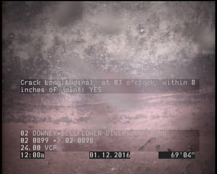Crack Longitudinal, at 03 o'clock, within 8 inches of joint: YES