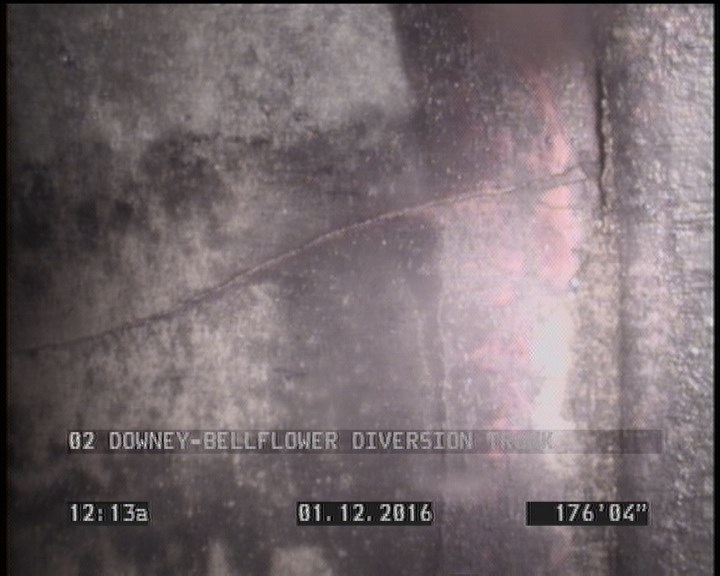 Crack Multiple, from 09 to 03 o'clock, within 8 inches of joint: YES, Start