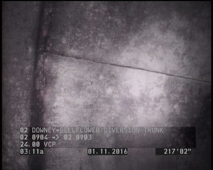 Crack Longitudinal, at 12 o'clock, within 8 inches of joint: YES