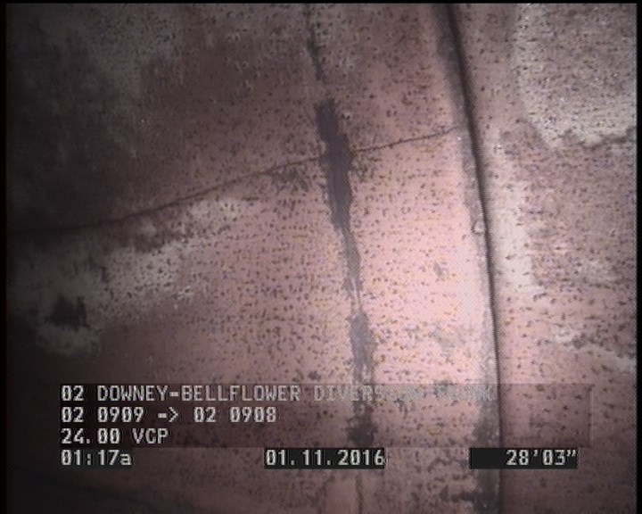 Crack Longitudinal, at 02 o'clock, within 8 inches of joint: YES