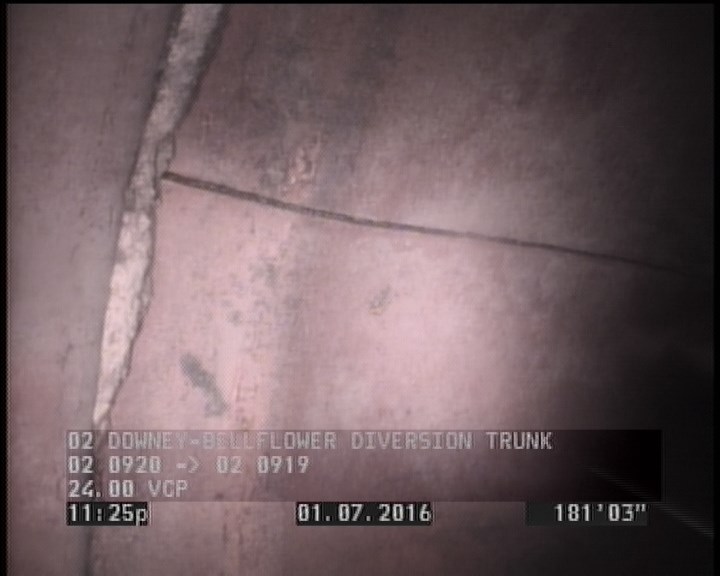 Crack Longitudinal, at 11 o'clock, within 8 inches of joint: YES