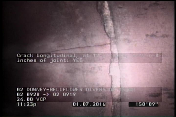 Crack Longitudinal, at 12 o'clock, within 8 inches of joint: YES