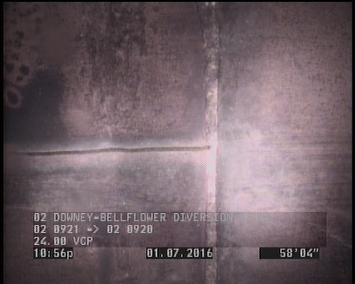 Crack Longitudinal, at 01 o'clock, within 8 inches of joint: YES