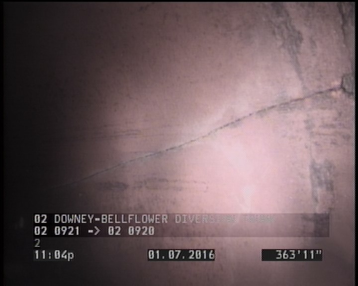 Crack Longitudinal, at 01 o'clock, within 8 inches of joint: YES